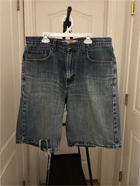 Levi’s Loose Straight Denim Shorts Size 33 Light Wash 100% Cotton